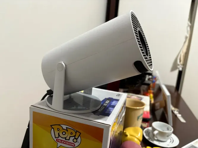 Projetor portátil branco