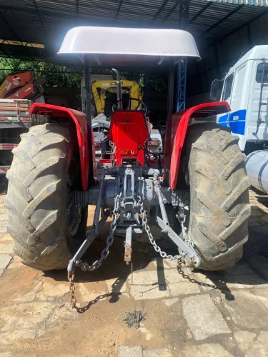 Trator agrícola