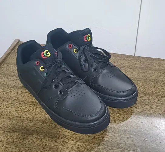 Tênis Casual Preto estilizado jamaica Marca ERG tamanho 38 masculino novo