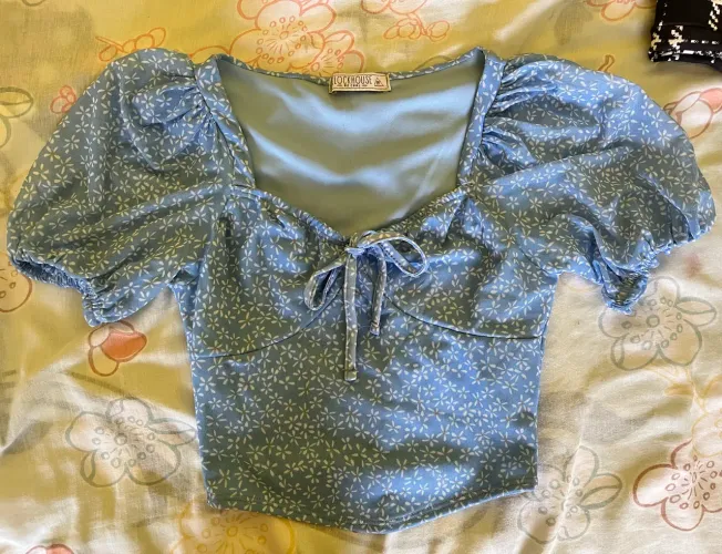 Blusa Azul Floral com Manga Bufante