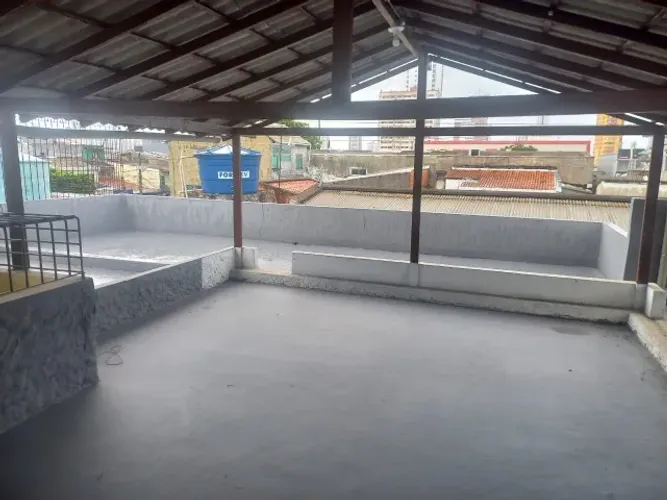 ALUGO CASA 1o. e 2o. andares.ESTILO SOBRADO, AMPLA E SEGURA