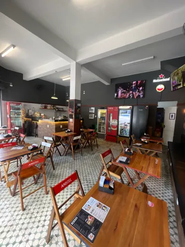 Vendo Restaurante Tradicional no Melhor Ponto de Pedro do Rio - + Reforma Completa
