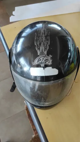 Capacete fechado para moto