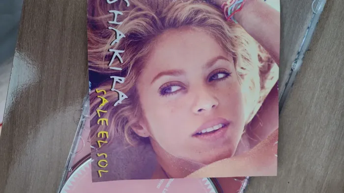 CD Shakira - Sale el Sol