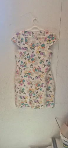 3 Vestidos floral com borboletas