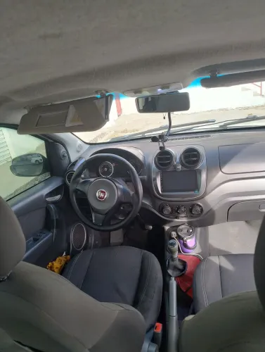 Fiat Grand Siena Tetrafuel 1.4 EVO F. Flex 8V 2013