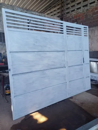 Urgente portão de garagem de chapa cartola todo galvanizada e reforçado.220/270 valor 4600