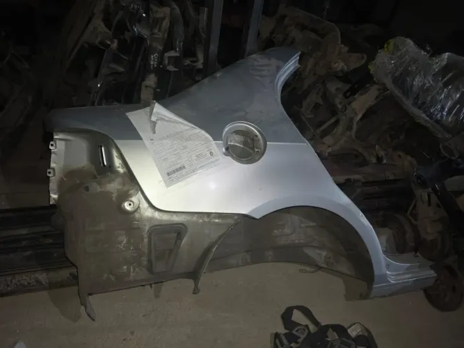 Lateral traseiro para Voyage G6