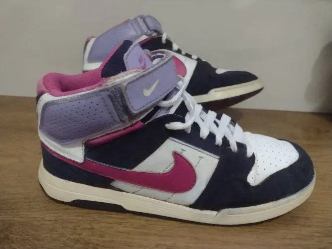 Tênis Nike Infantil Rosa e Roxo N/35