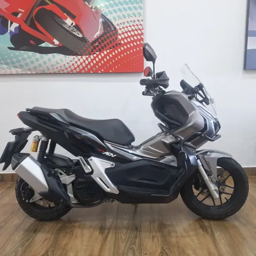Honda - ADV 150