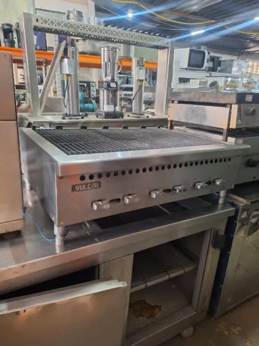 Char Broiler A Gás 6 Queimadores VCRB36 Vulcan