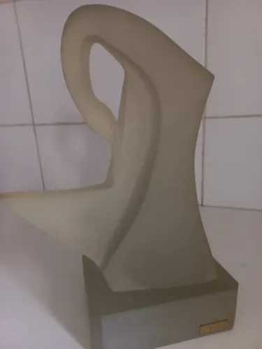 Escultura de Kiria - Obra em resina
