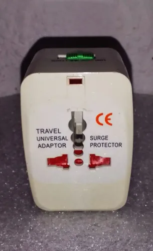 Adaptador universal para tomadas