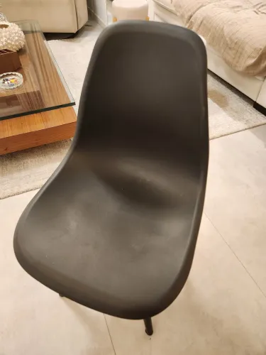 Cadeiras estilo EAMES DSR/DKR