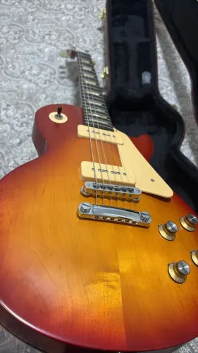 Guitarra Gibson Studio, com captação P90 + hardcase genérico