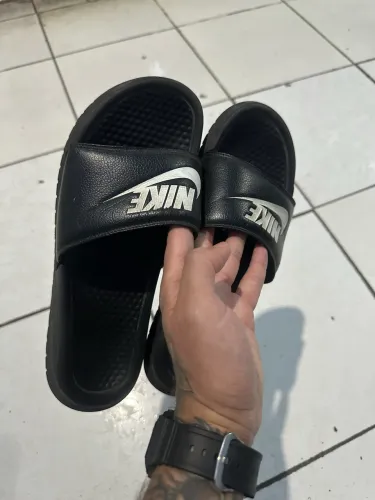 Slide Nike 40
