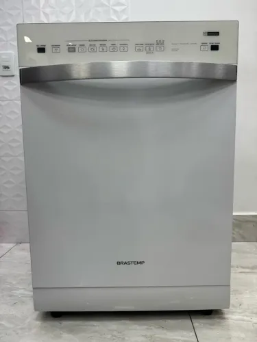 Lava louças Brastemp 14 Serviços, semi-nova , funcionando perfeitamente !!
