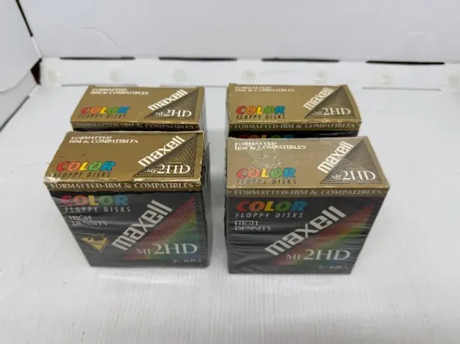 4 Caixas de Disquetes Maxell 1.44 3 1/2 - 1 delas lacrada