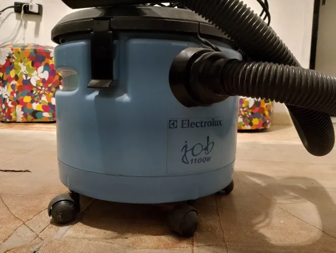 Aspirador Electrolux job 1100w 