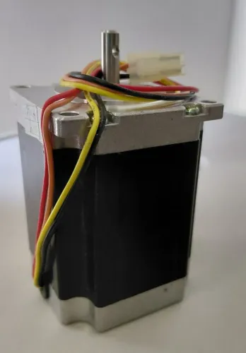 Motor de Passo NEMA 23 Japan Servo KH56QM2B036 (CNC / Automação / Impressora 3D)