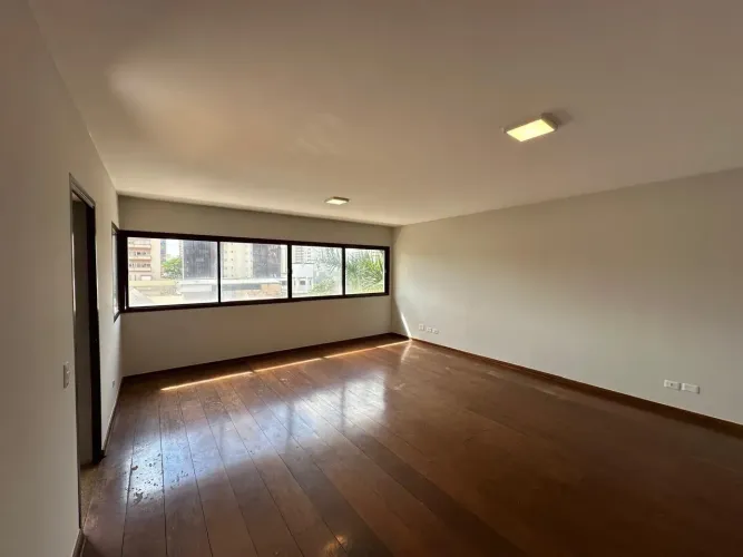 MEDITERRÂNEO - R$ 755.000 - Apartamento à Venda, 4 Quartos (1 Suíte), 227m², 2 vagas, Cent