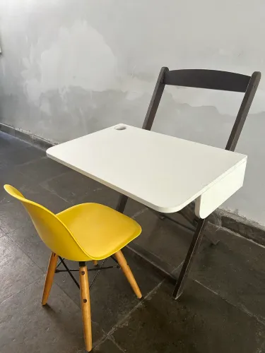 Mesa e cadeira infantil