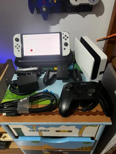 Nintendo Switch Oled Desbloqueado (reservado)