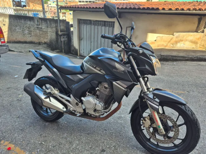 CB twister 2022 abaixo da tabela