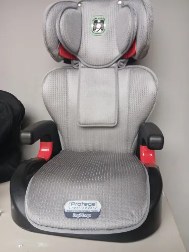Cadeirinha de carro burigoto  peg perigo de 15 a 36 k