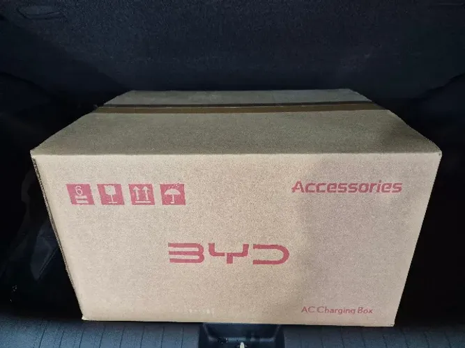 Carregaeor Wallbox BYD 7Kw nova em caixa lacrada, retirado em 6/7/26 na concessionária.