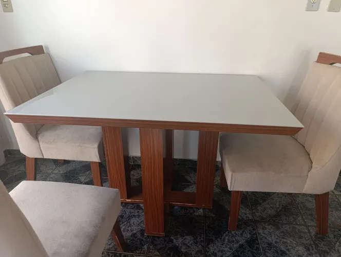Mesa 4 cadeiras 