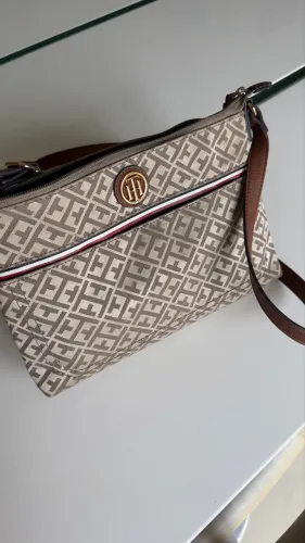 Bolsa de ombro tiracolo seminova Tommy Hilfiger