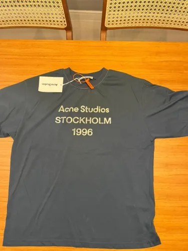 camiseta acne studios