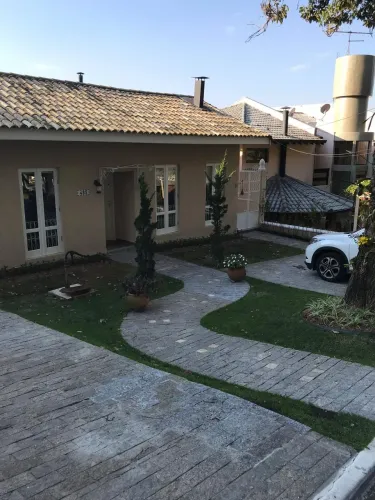 CASA À VENDA NO CONDOMÍNIO FECHADO MORADA DOS PÁSSAROS, ALDEIA DA SERRA