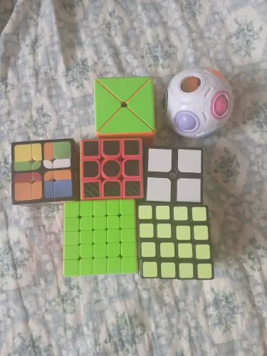 KIT CUBO MAGICO E PUZZLES 7 PECAS