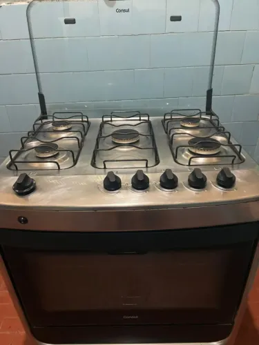 FOGÃO CONSUL INOX 5 BOCAS EM PERFEITO ESTADO.