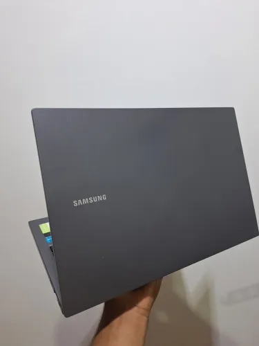 Notebook gamer Samsung da 11 geração,Core i3 8Gb RAM, SSD 256GB,tela Full HD , wi-fi 5G