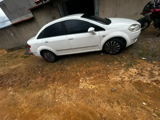 Fiat Linea Absolute 1.9/1.8 Flex Dualogic 4P 2012