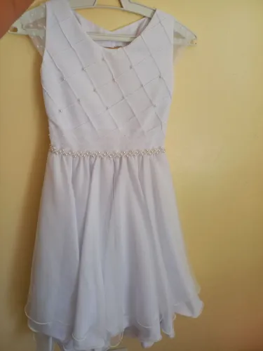 Vestido infantil de festa e ABC.