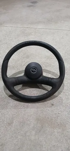 Volante corsa sedan 96 1.6 gls 