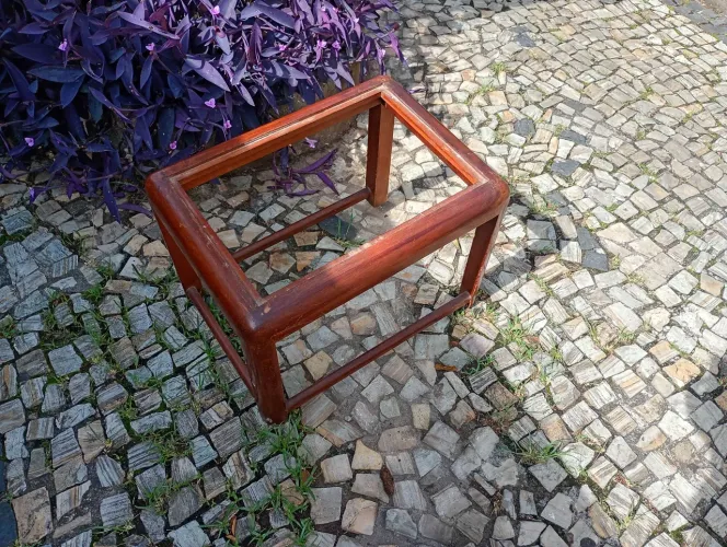 Mesa de canto sem tampo de vidro mogno