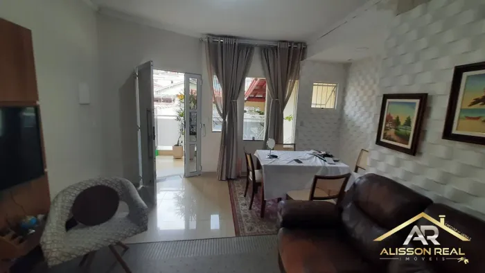 Casa Assobradada 180m²| 2 suítes| 05 Vagas no Jardim das flores - Osasco.