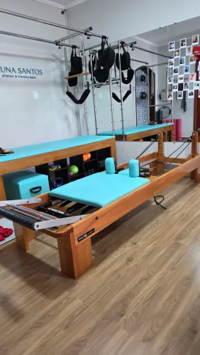 Aparelho de Pilates Reformer + caixa e pracha de salto