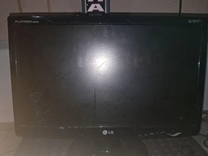 Monitor LG flatron w20436