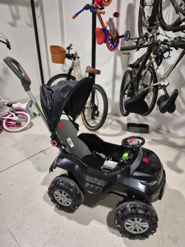 Carro infantil tipo Jibe bandeirantes com capota solar