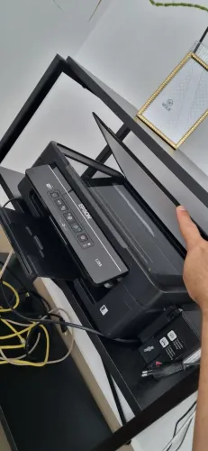 Impressora Epson L355 - Ótimo estado, precisa de limpeza de bicos