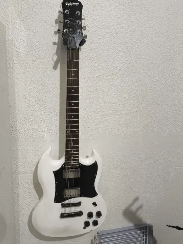 Guitarra Epiphone SG White