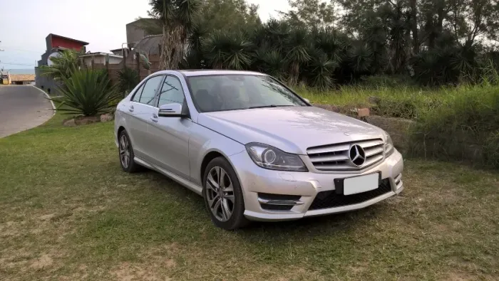Grade Mercedes com Logo - Peça Original!