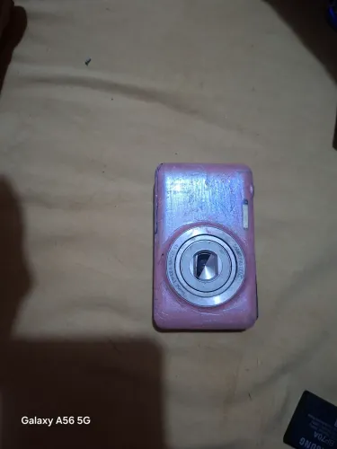 Câmera compacta Samsung ES95 ,retirada de peças , tela com machas pretas
