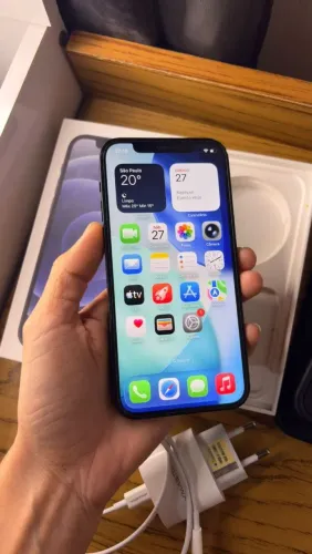 iPhone 12 Semi novo c/ Caixa e Carregador Original 